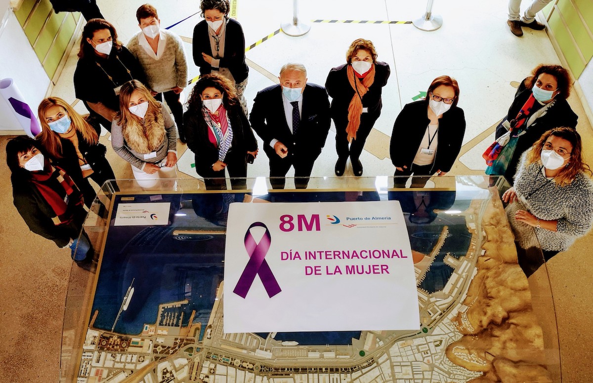 La Autoridad Portuaria de Almería homenajea a las mujeres en su Día Internacional