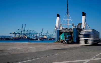 El Puerto de Algeciras supera por primera vez el medio millón de camiones en las líneas del Estrecho
