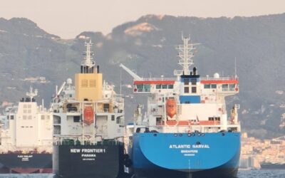 El Puerto de Algeciras acoge el primer suministro de GNL en fondeo del país