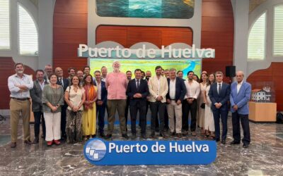El Puerto de Huelva recibe a una delegación de empresarios del Club de Negocios Talento de Sevilla en una visita organizada por el Club Cámara de Huelva