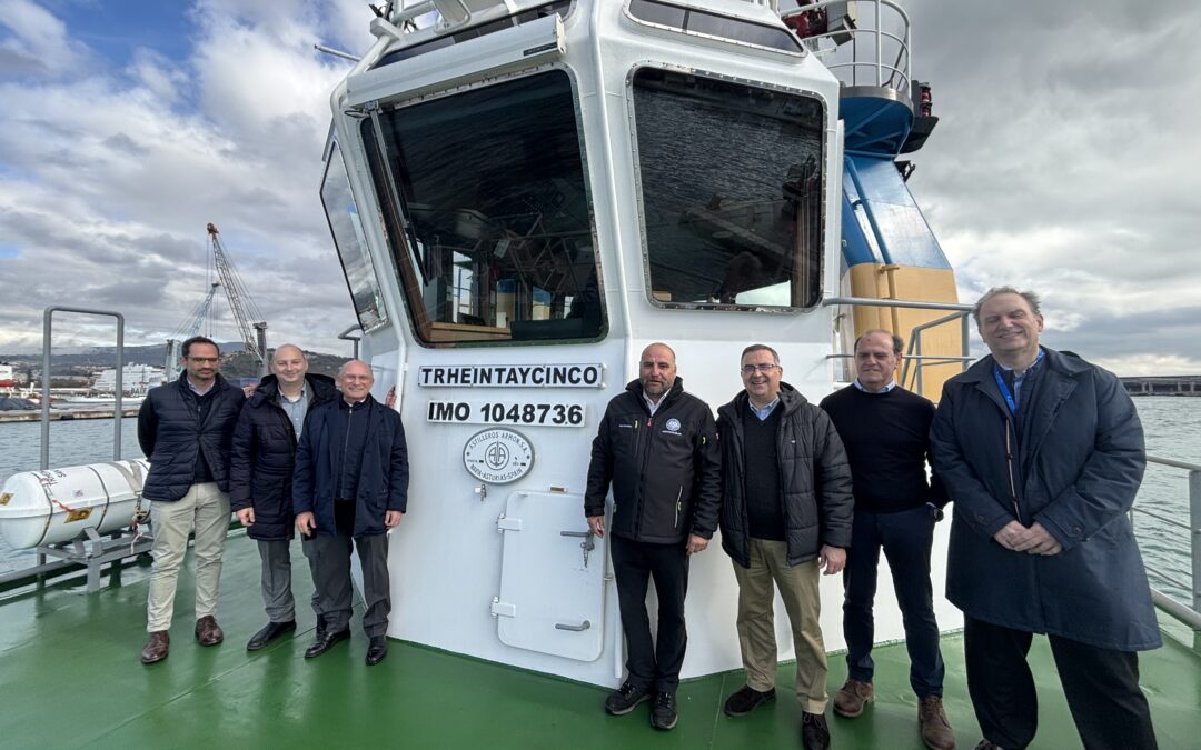 EL NUEVO REMOLCADOR TRHEINTAYCINCO YA OPERA EN EL PUERTO DE MÁLAGA