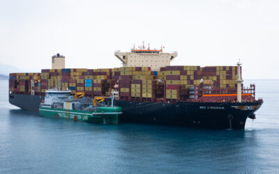 El Puerto de Málaga realiza por primera vez un servicio de suministro de GNL en fondeo en la bahía